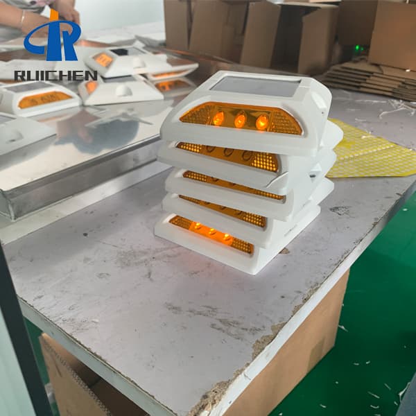 <h3>Colorful Obvious 5000mcd 120mm Solar Road Reflectors For Park</h3>
